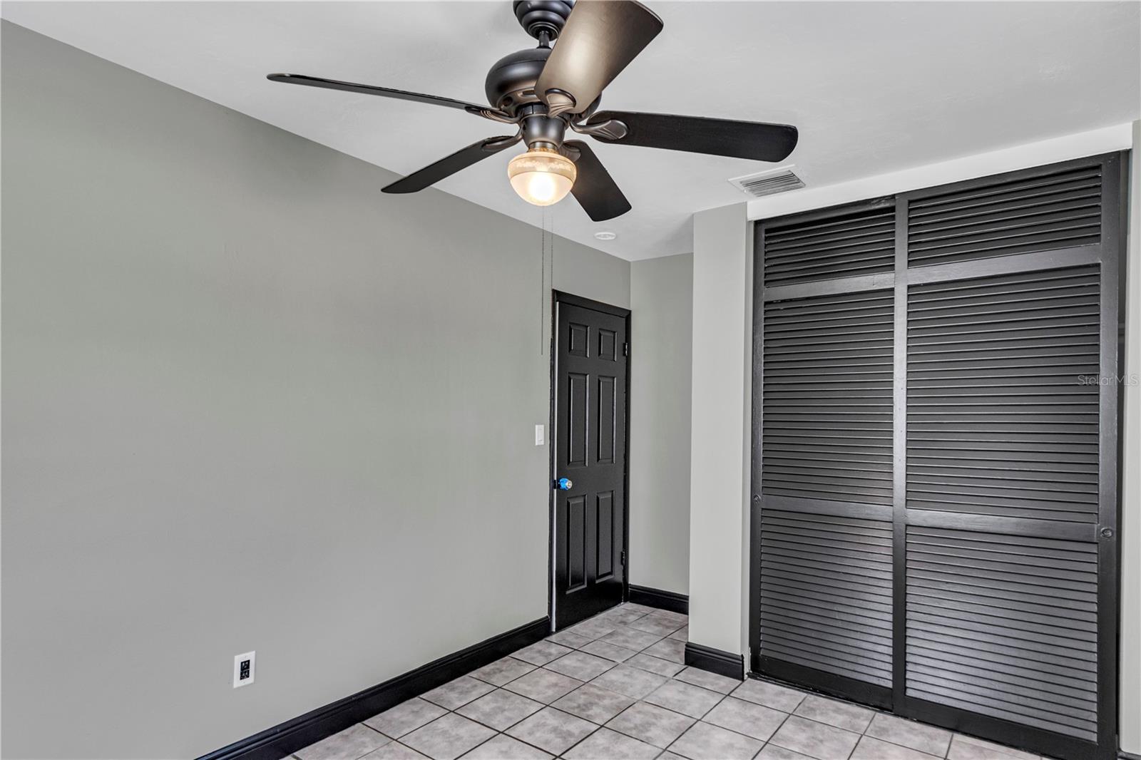 DELTONA LAKES UNIT 06 - Residential Lease