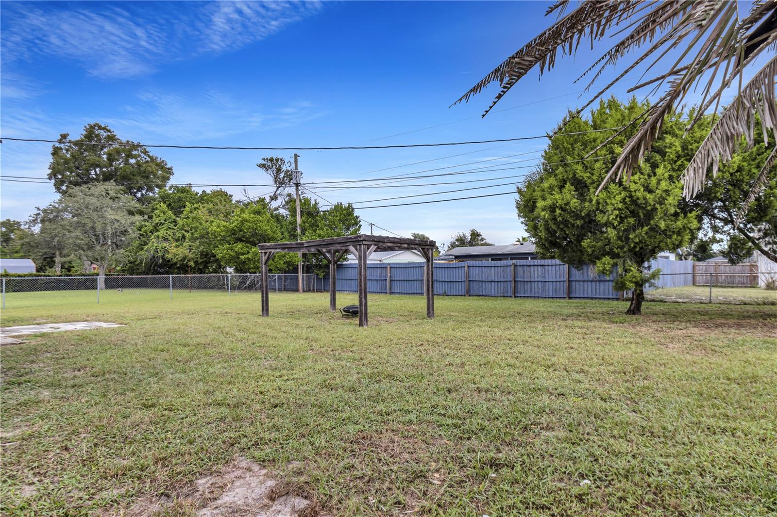 DELTONA LAKES UNIT 06 - Residential Lease