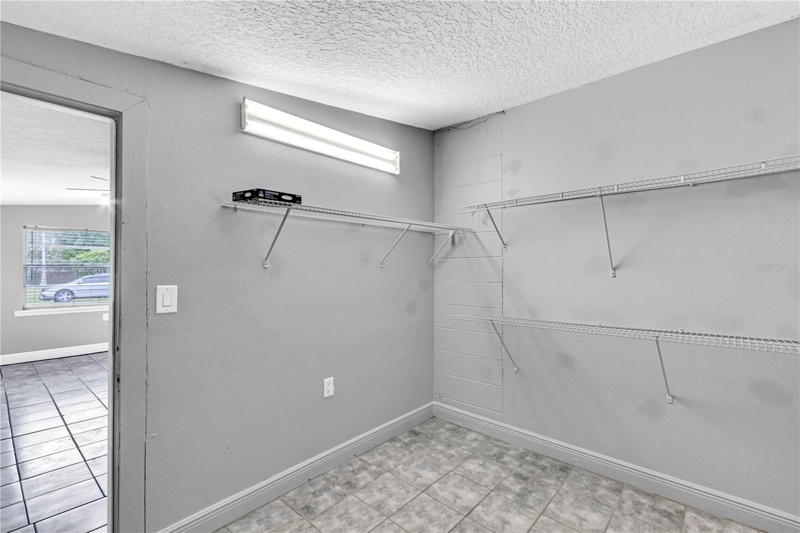 DELTONA LAKES UNIT 06 - Residential Lease