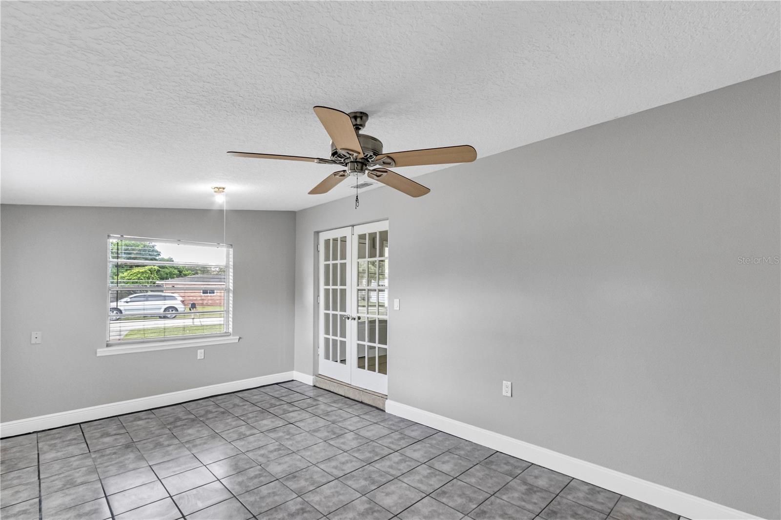 DELTONA LAKES UNIT 06 - Residential Lease