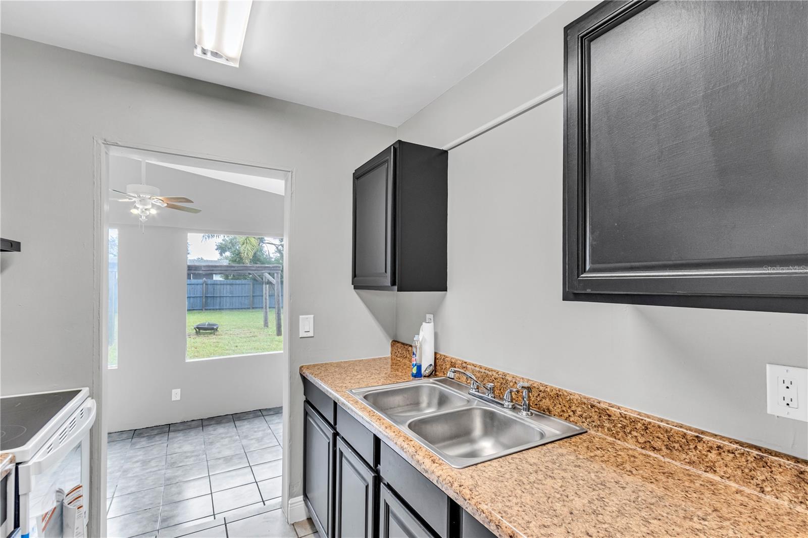 DELTONA LAKES UNIT 06 - Residential Lease
