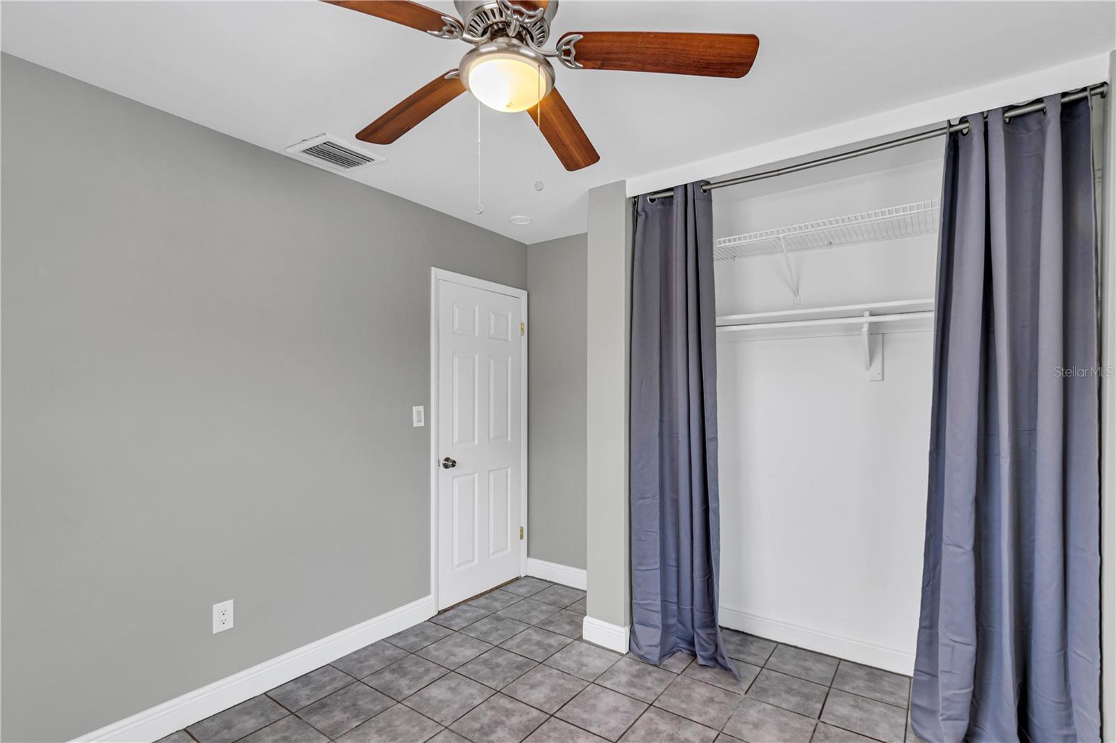 DELTONA LAKES UNIT 06 - Residential Lease