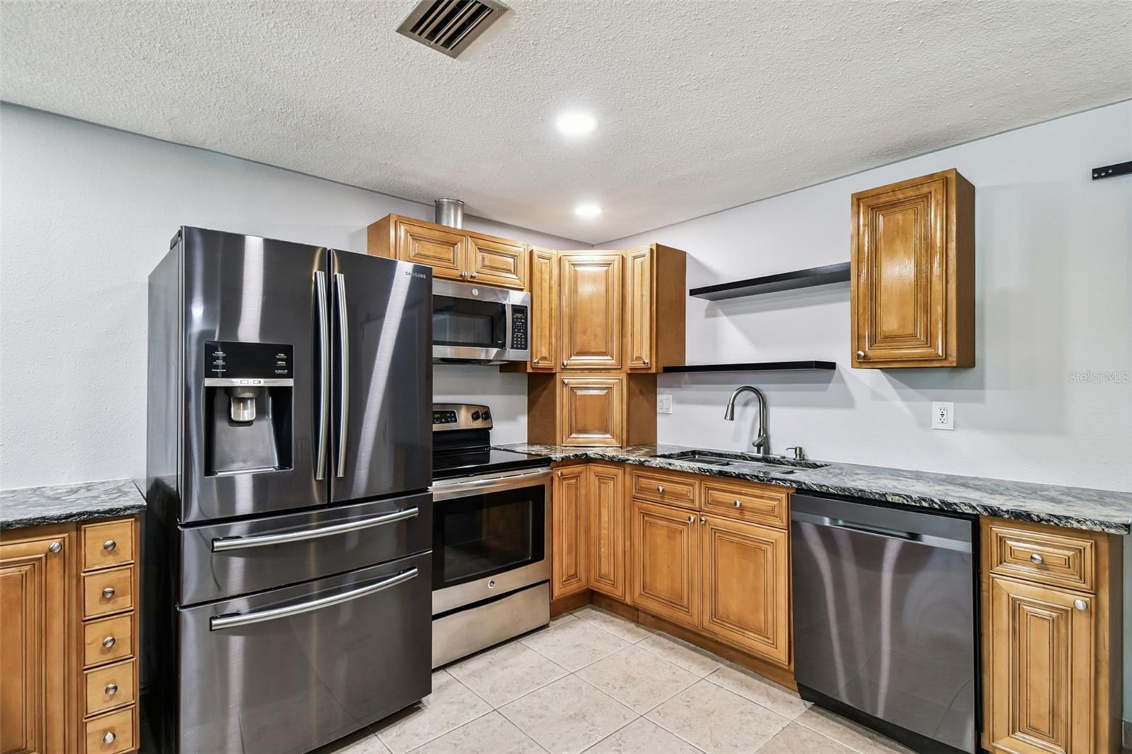 DUNEDIN ISLES COUNTRY CLUB SEC A - Residential