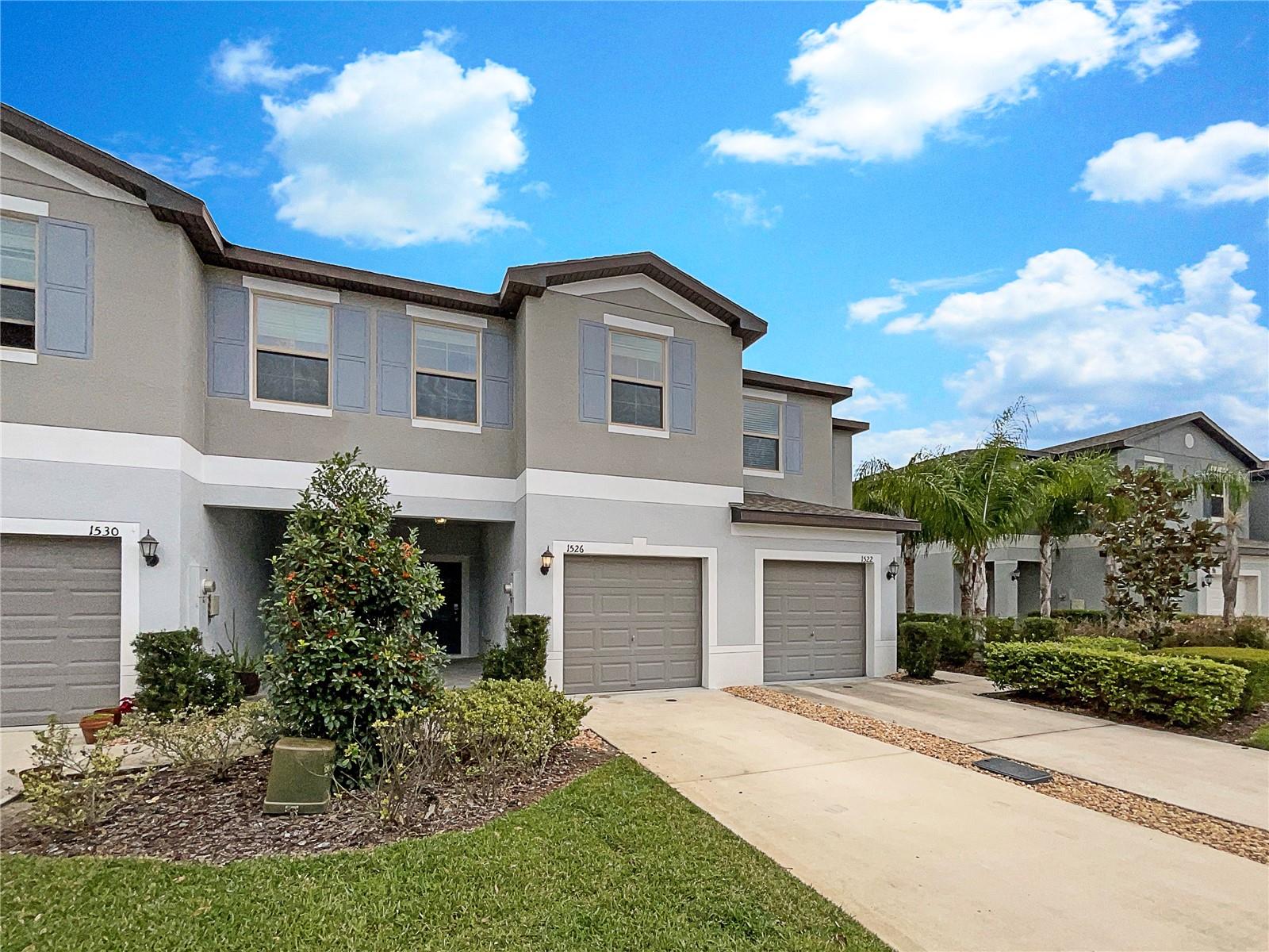 WILLOW SQUARE TWNHMS - Residential