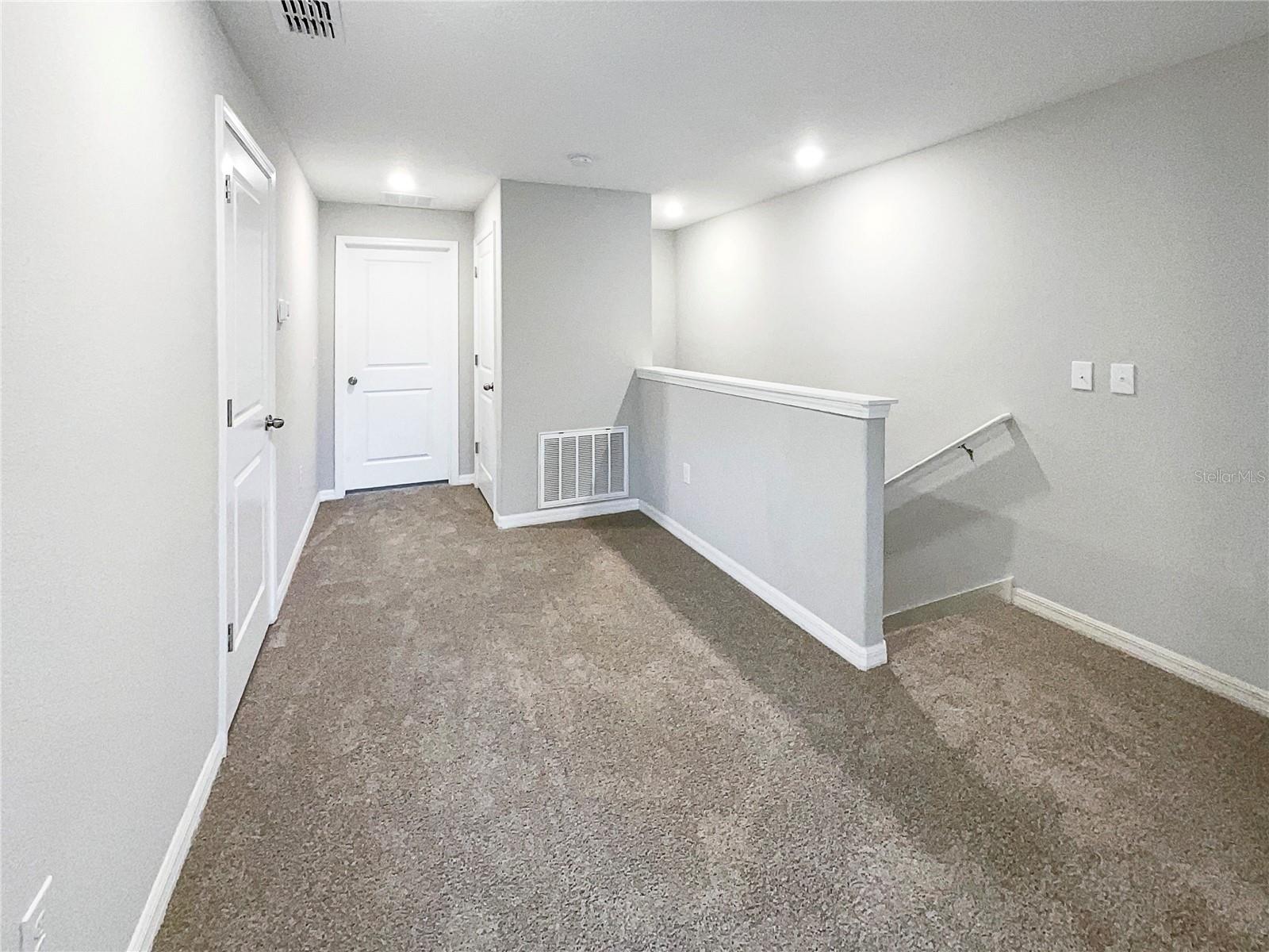 WILLOW SQUARE TWNHMS - Residential