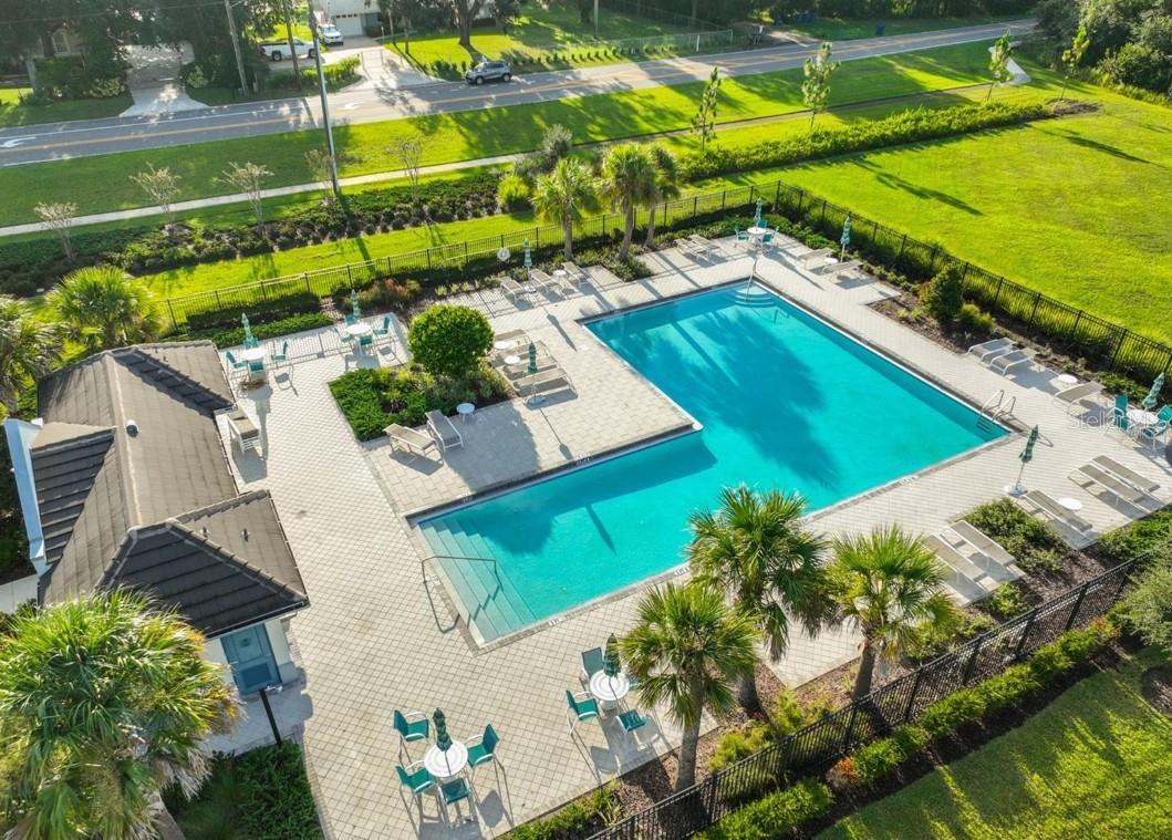 WILLOW SQUARE TWNHMS - Residential