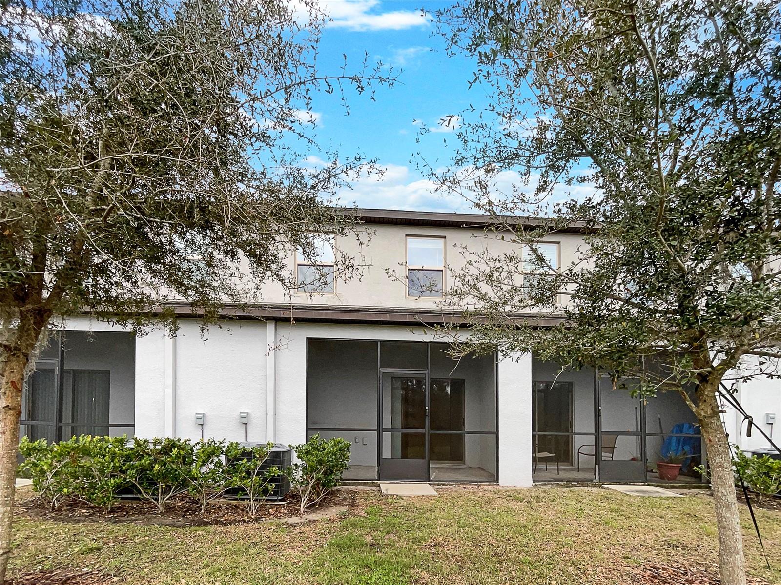 WILLOW SQUARE TWNHMS - Residential