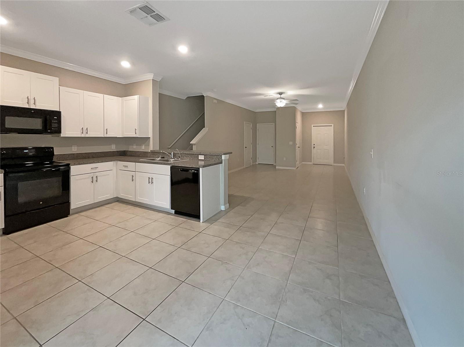 WILLOW SQUARE TWNHMS - Residential