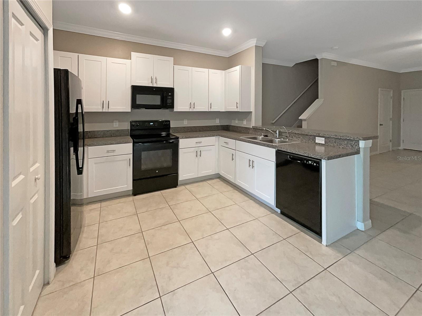 WILLOW SQUARE TWNHMS - Residential