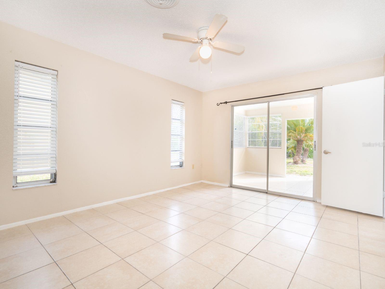 VENICE GARDENS - Residential Lease