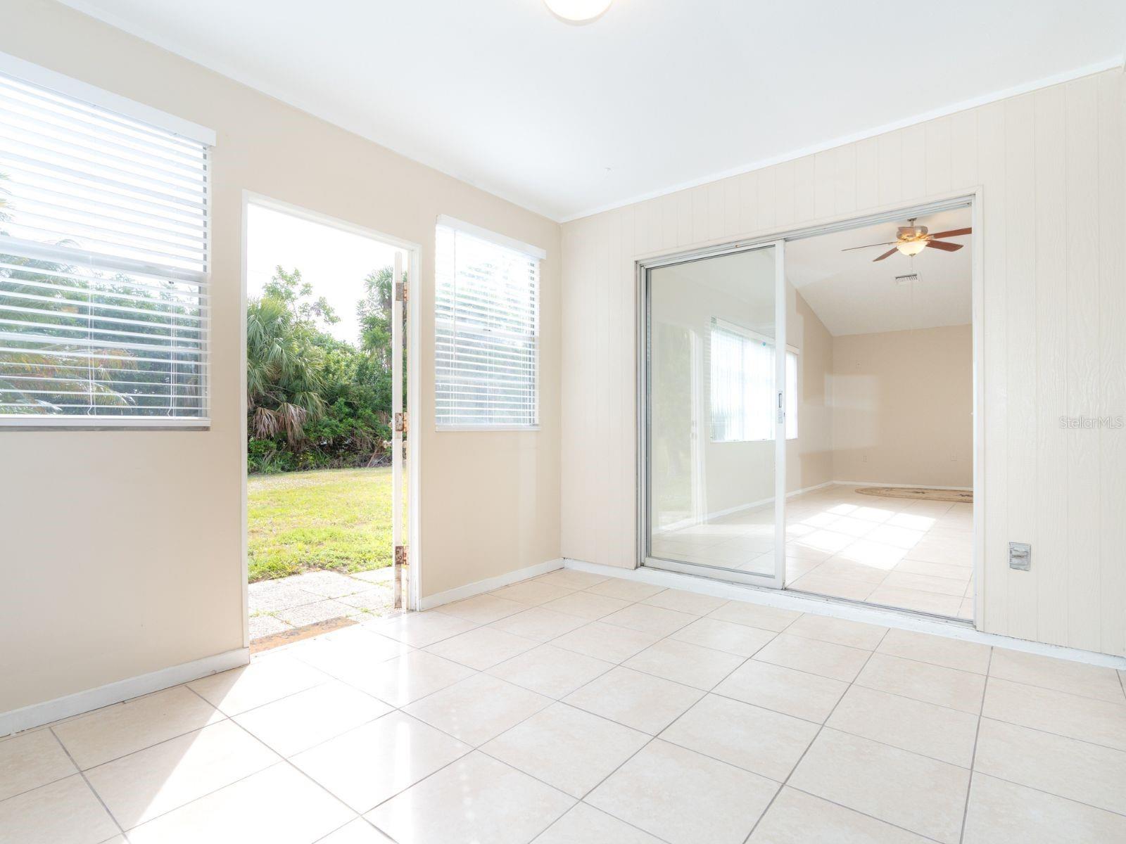 VENICE GARDENS - Residential Lease