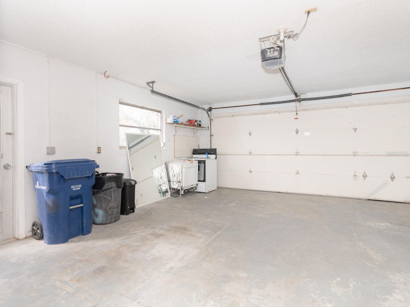 VENICE GARDENS - Residential Lease