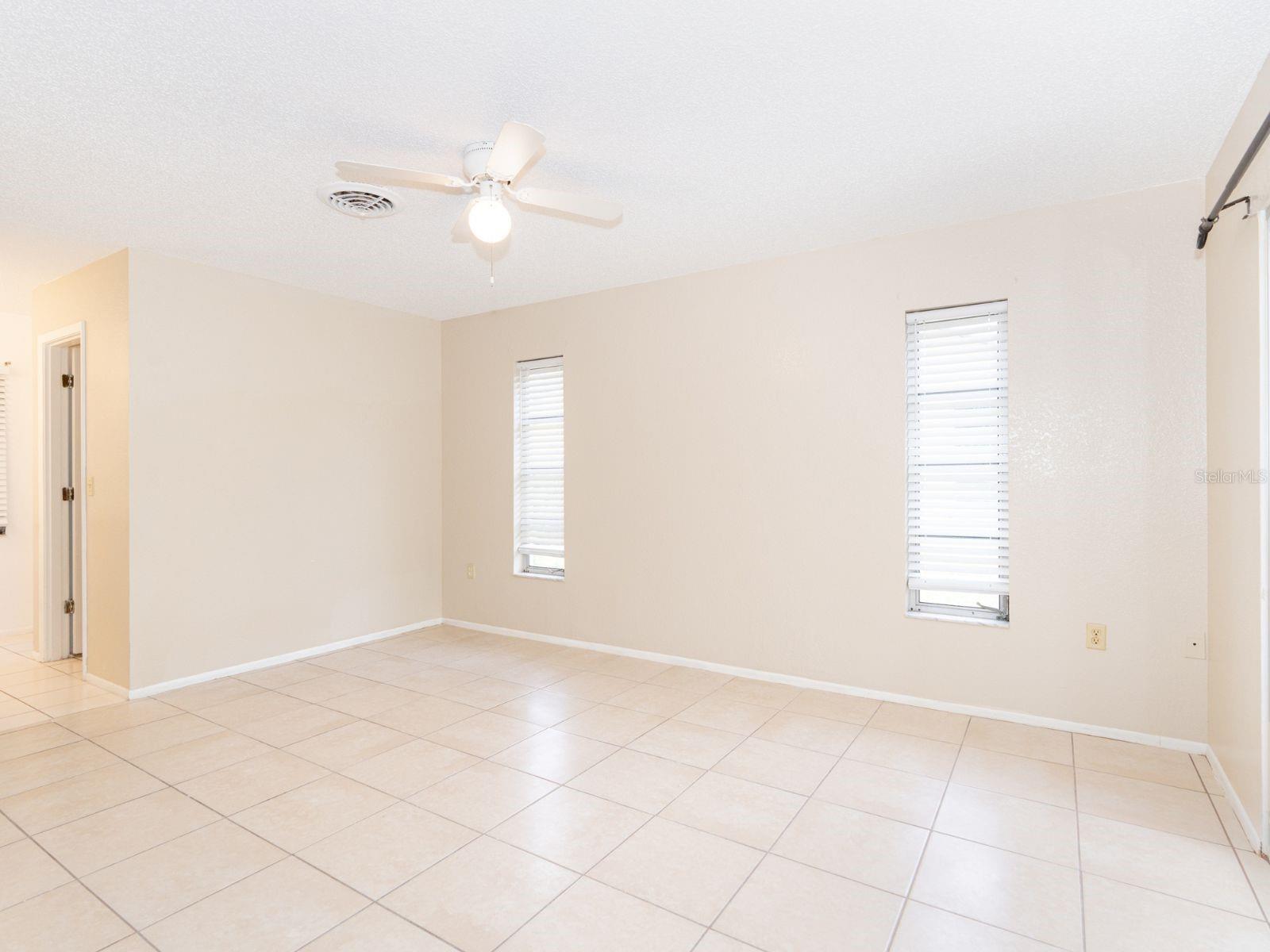 VENICE GARDENS - Residential Lease