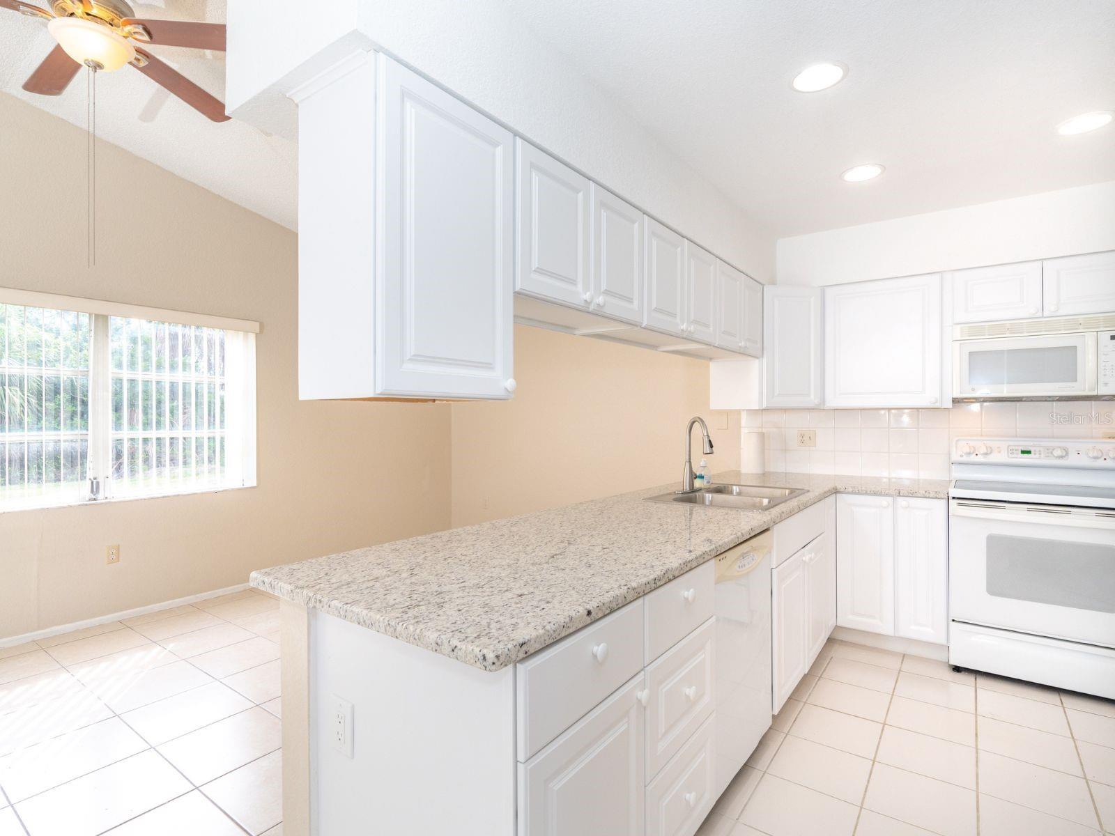 VENICE GARDENS - Residential Lease