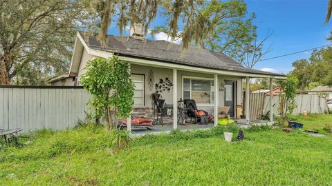 A home in LAKELAND