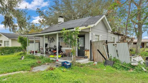 A home in LAKELAND