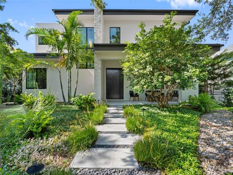 526 16TH AVENUE NE ST PETERSBURG FL 33704