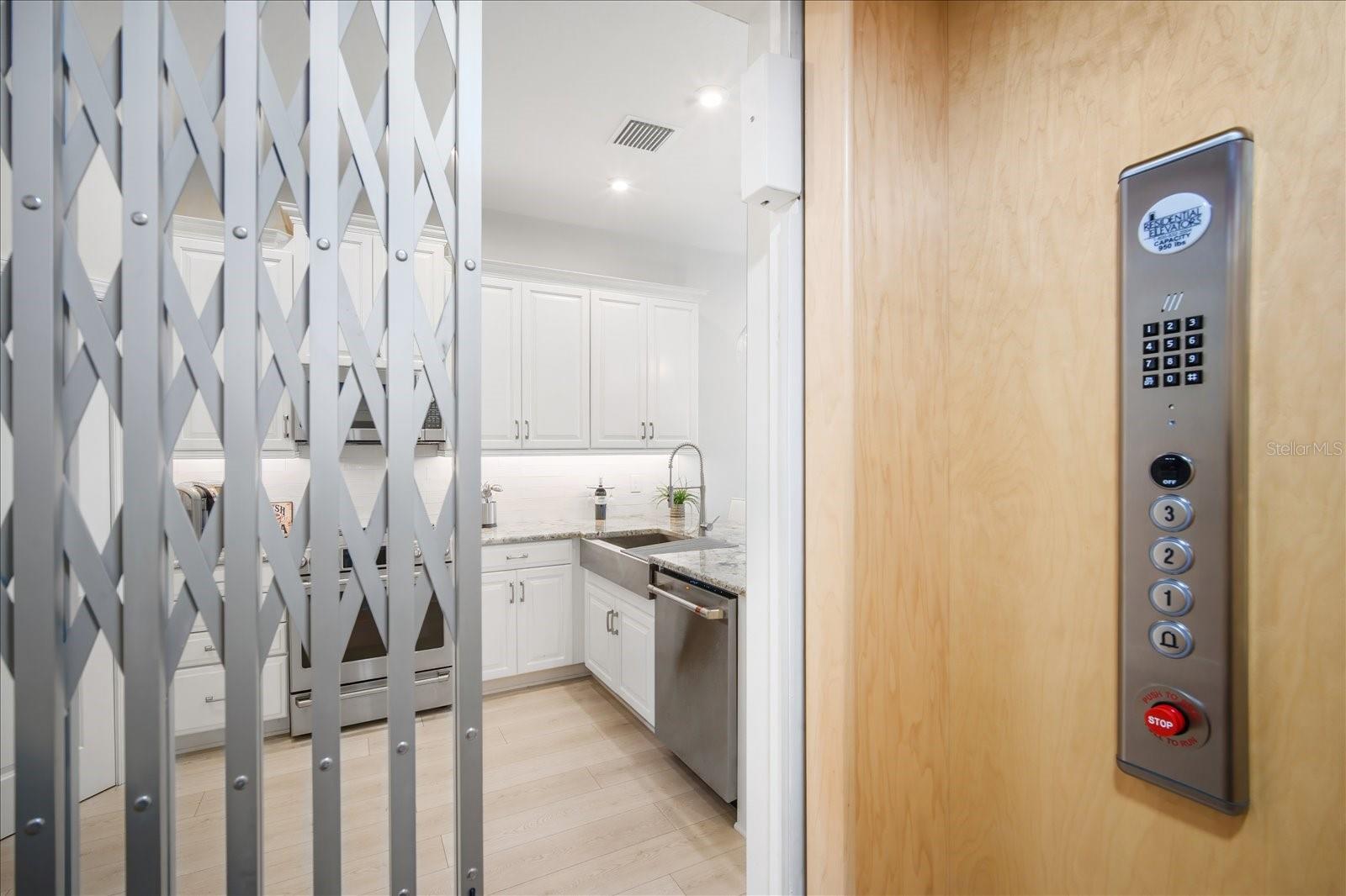 WALK AT INDIAN ROCKS BEACH - Residential