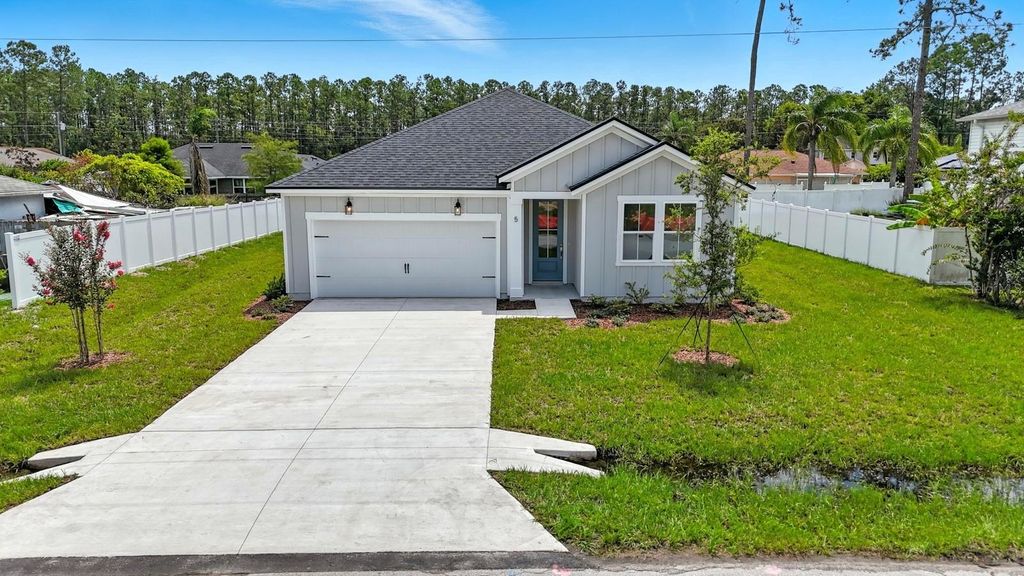 Photo of 5 Reine Place, Palm Coast, FL 32164 (MLS # FC316353)