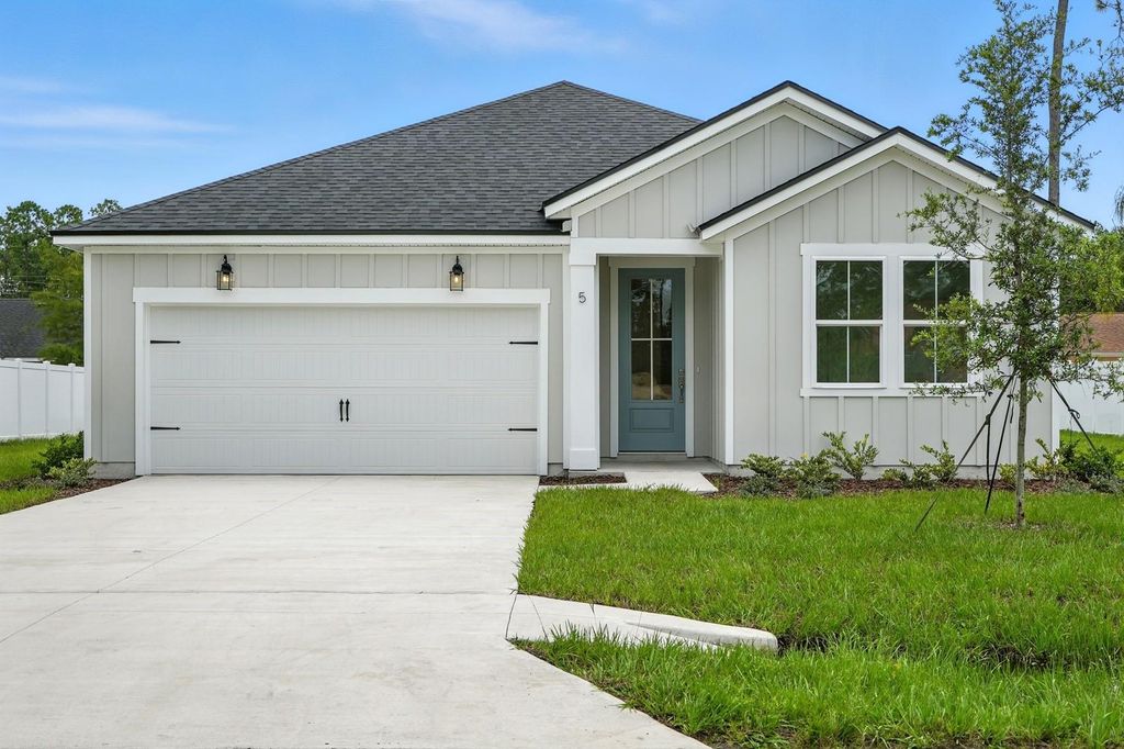Photo of 5 Reine Place, Palm Coast, FL 32164 (MLS # FC316353)