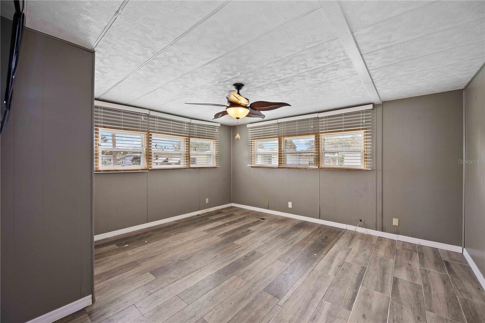 EAGLE POINT MHP - Residential