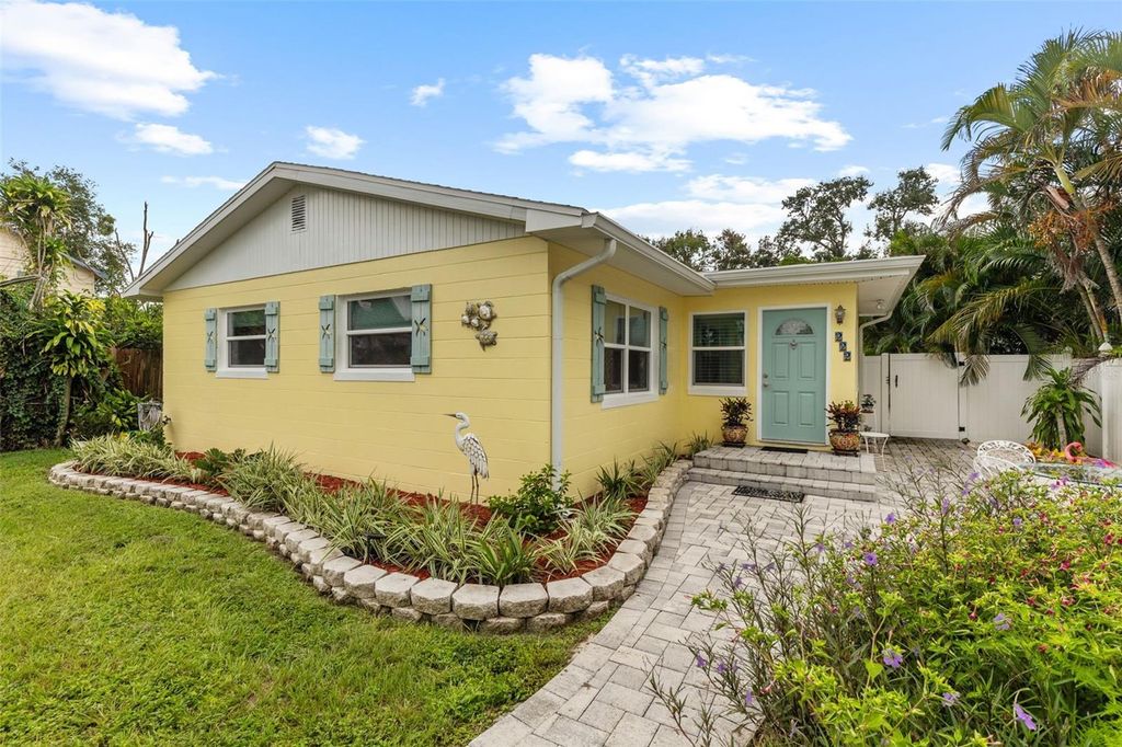 Photo of 222 17th Avenue S, St Petersburg, FL 33701 (MLS # TB8422150)