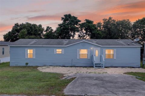 Photo of 225 Skyline Drive, Lady Lake, FL 32159 (MLS # G5114039)
