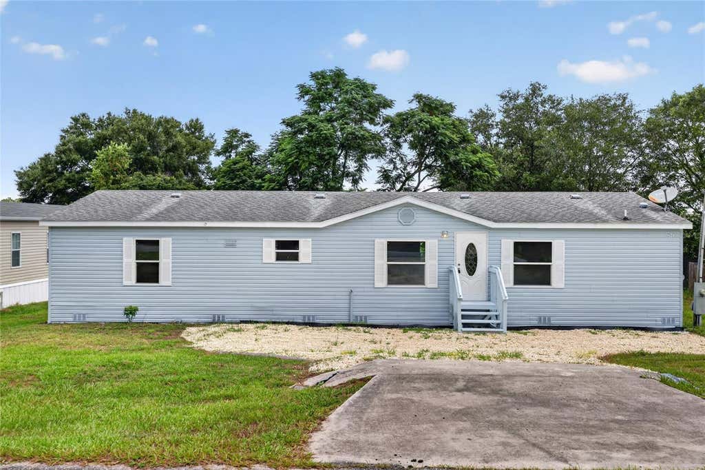 Photo of 225 Skyline Drive, Lady Lake, FL 32159 (MLS # G5114039)