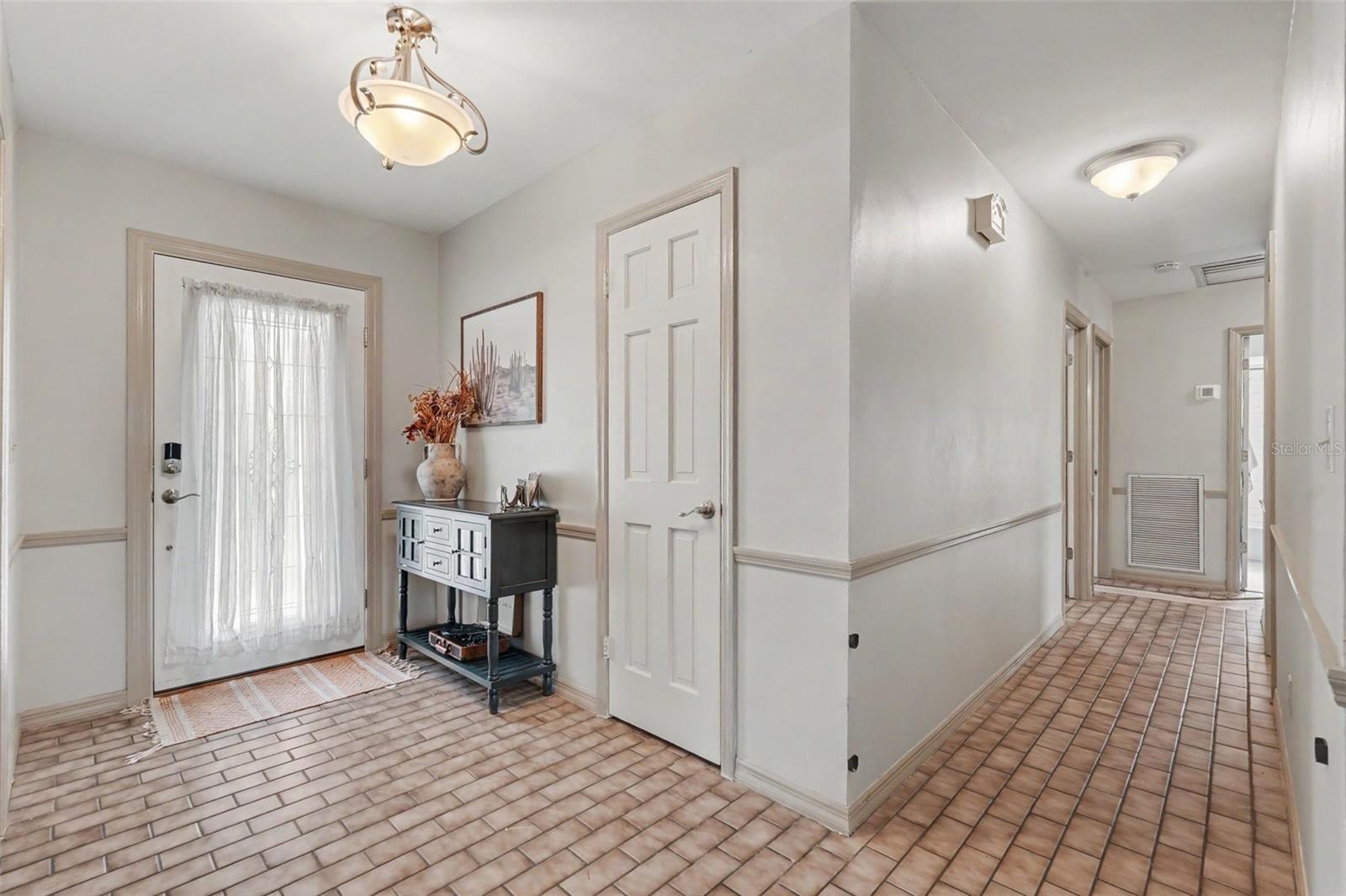 112 W BRENTRIDGE DRIVE