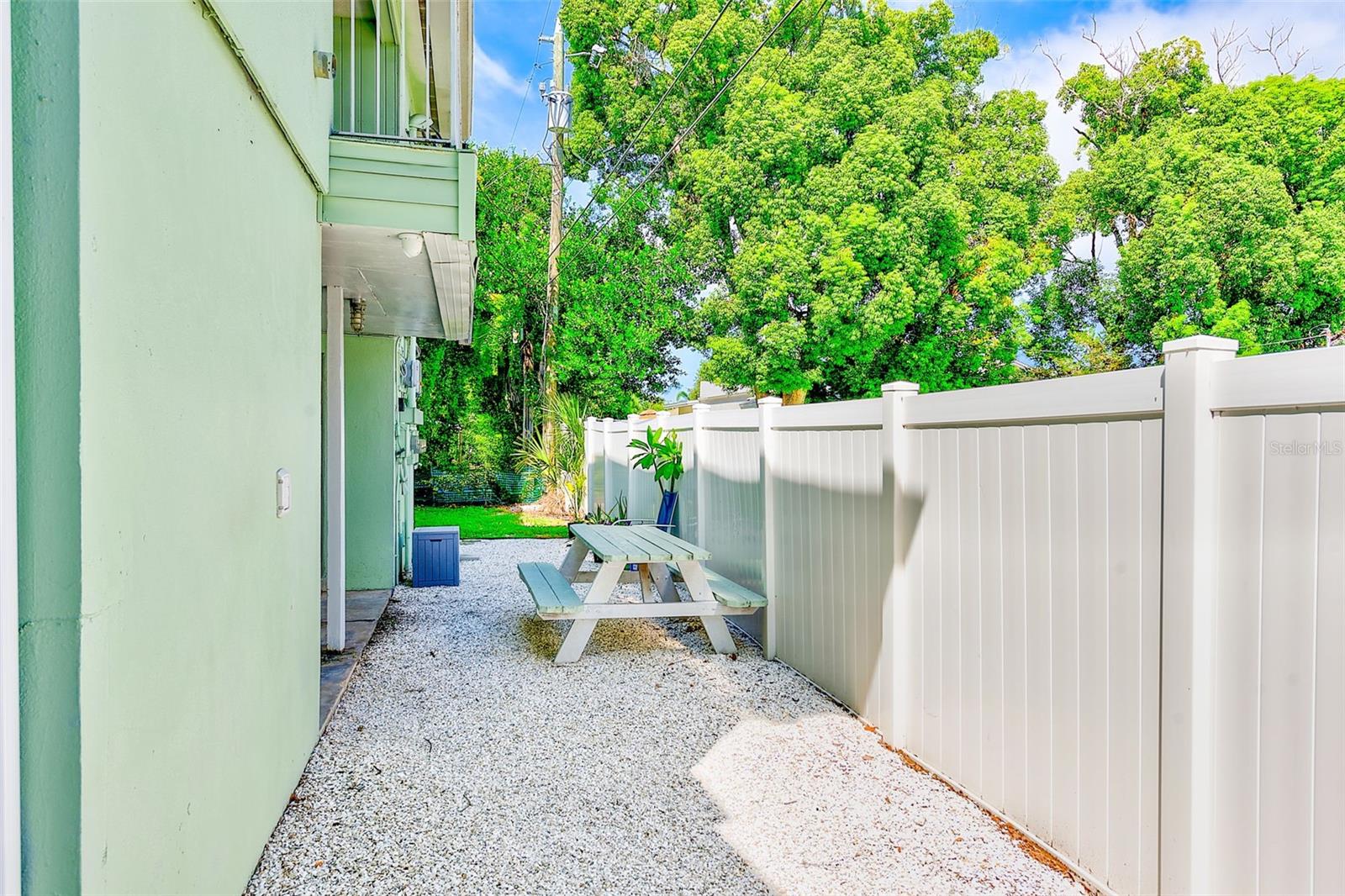 SUNSET BLUFF ESTATES - Residential Lease