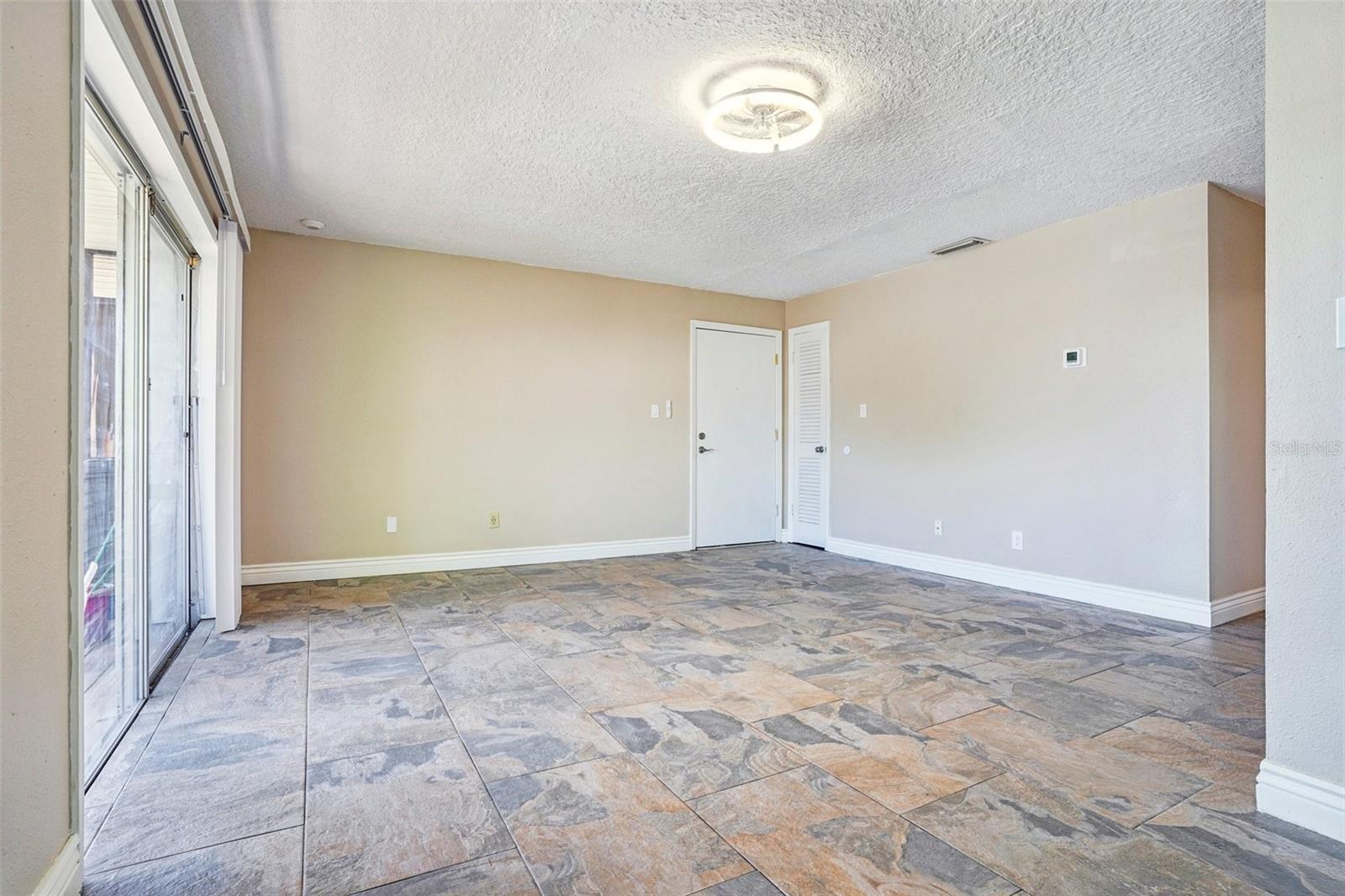 LAKE HOWELL ARMS - Residential