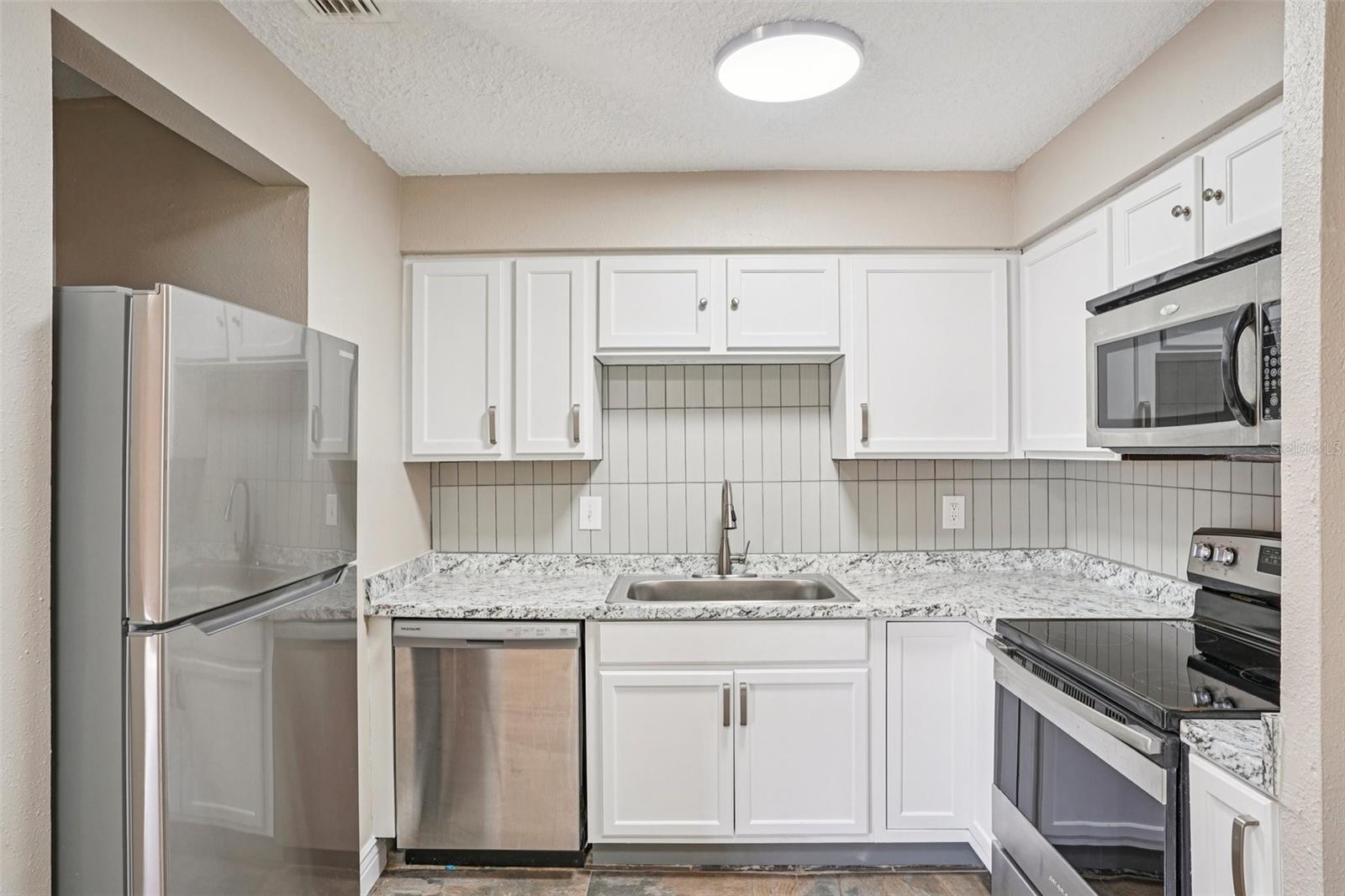 LAKE HOWELL ARMS - Residential