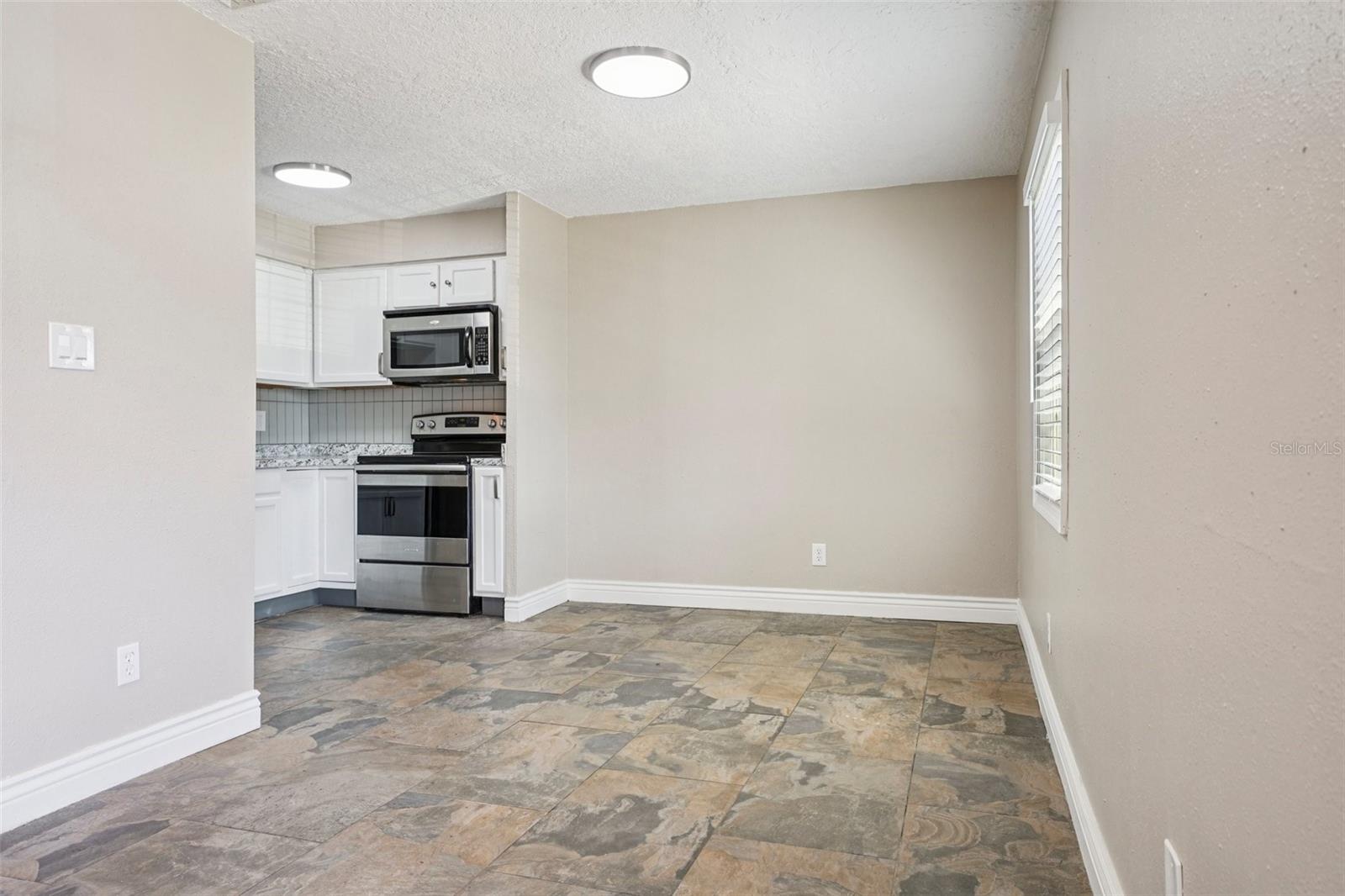 LAKE HOWELL ARMS - Residential