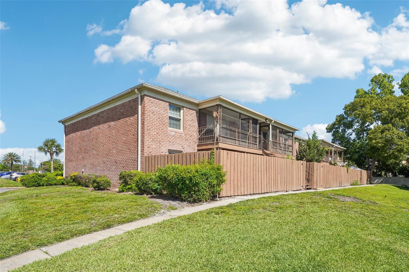 LAKE HOWELL ARMS - Residential