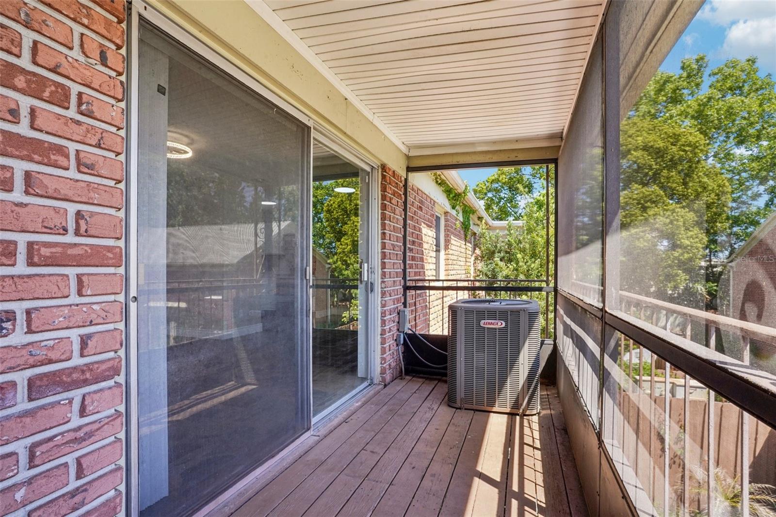 LAKE HOWELL ARMS - Residential