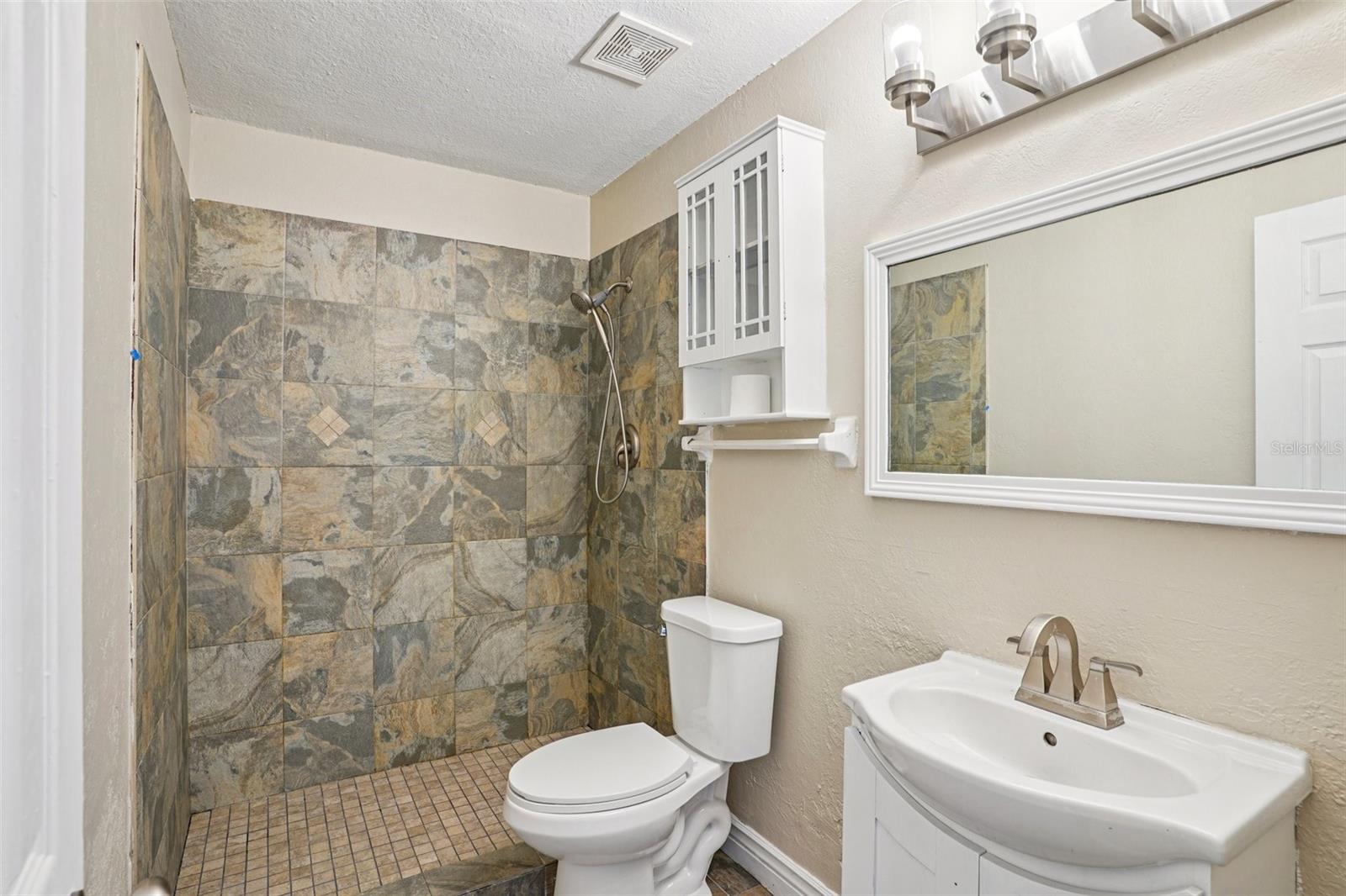 LAKE HOWELL ARMS - Residential