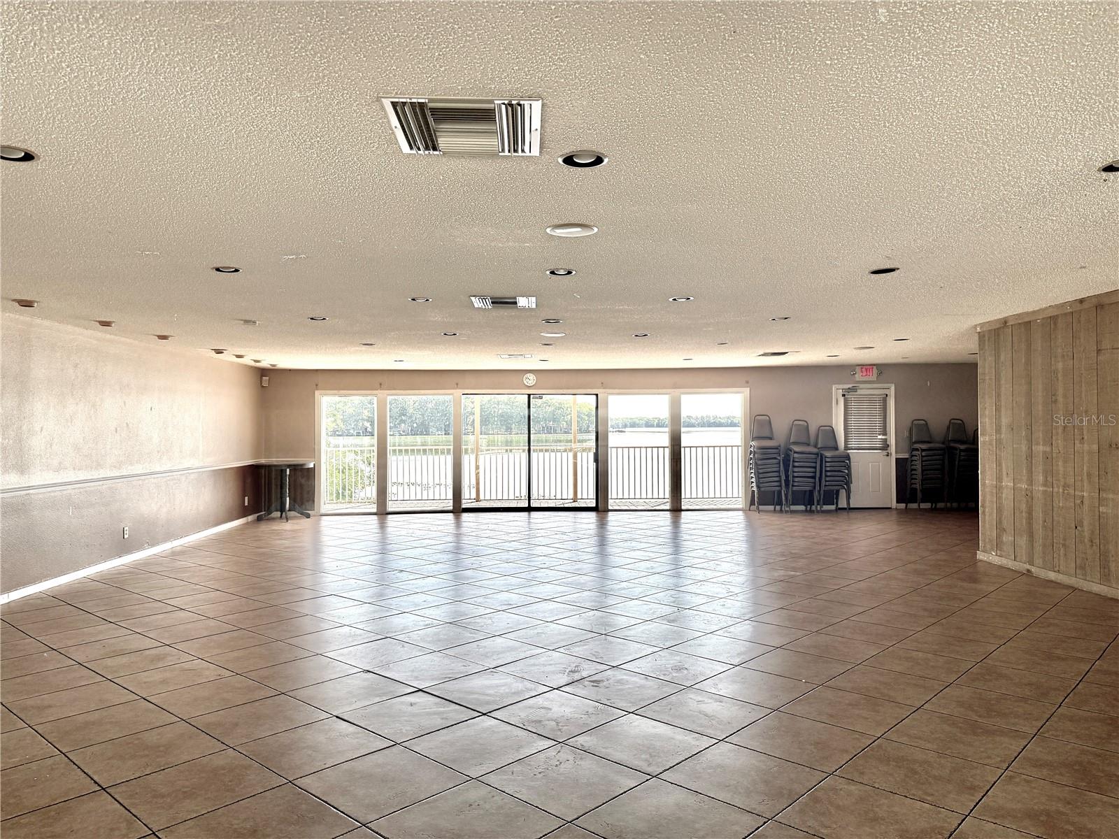 LAKE HOWELL ARMS - Residential