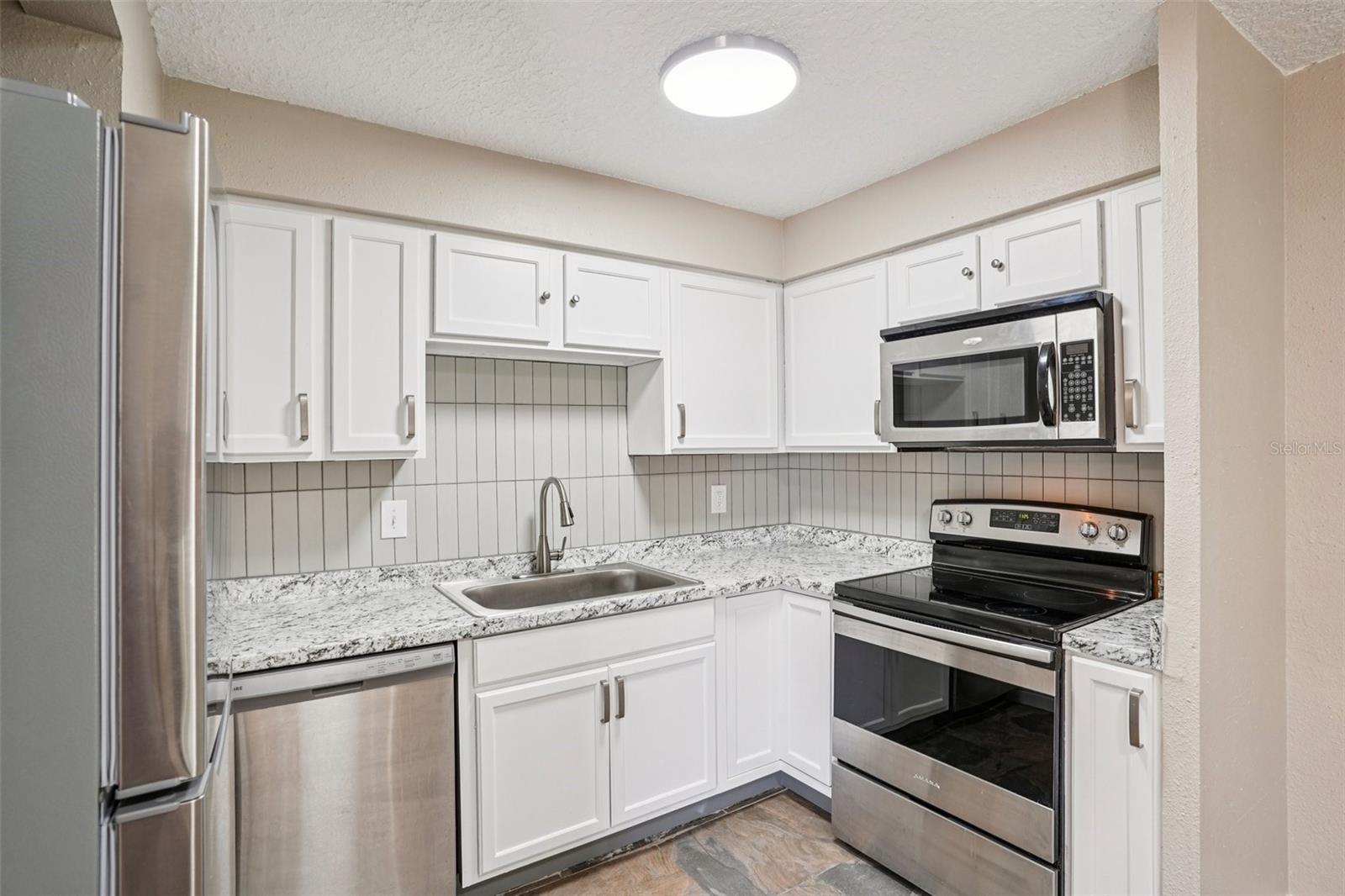 LAKE HOWELL ARMS - Residential