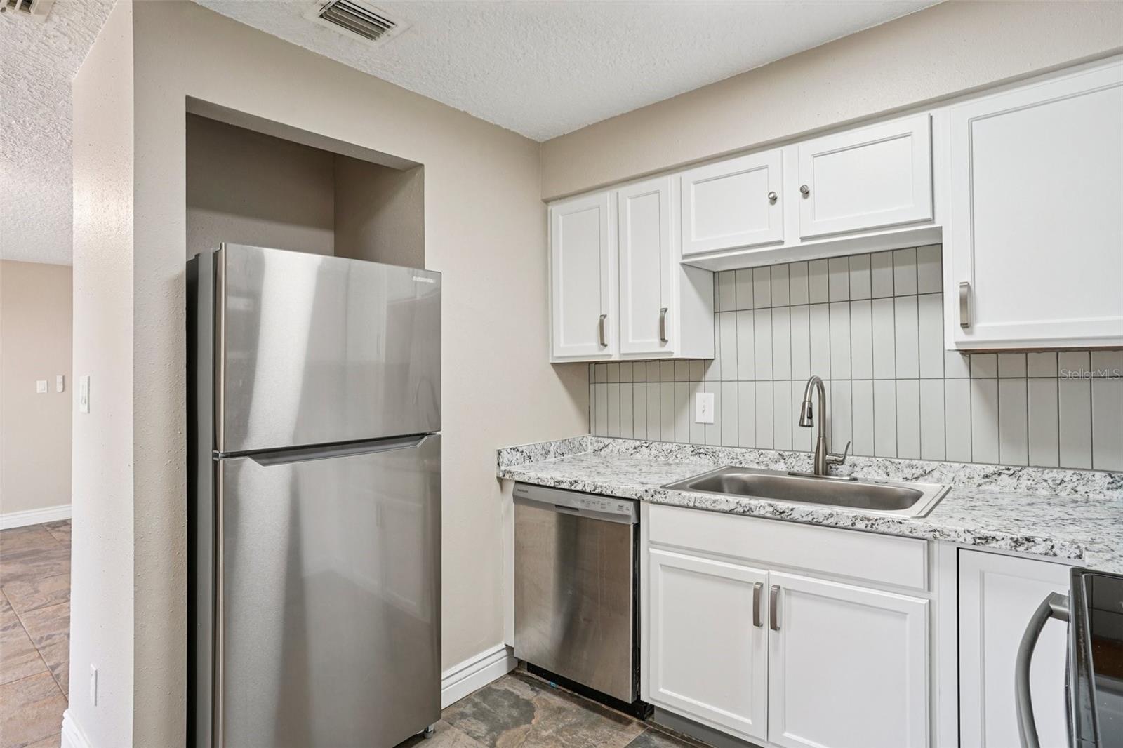 LAKE HOWELL ARMS - Residential