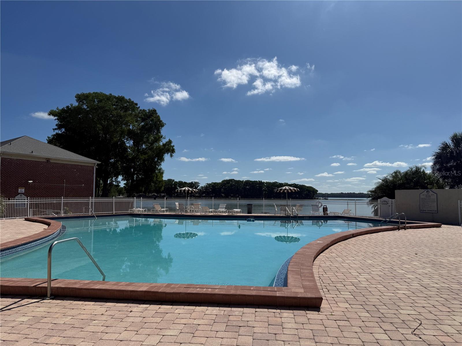 LAKE HOWELL ARMS - Residential