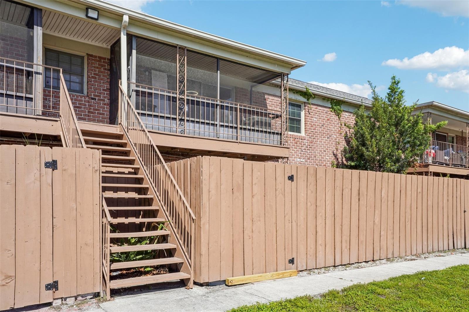 LAKE HOWELL ARMS - Residential