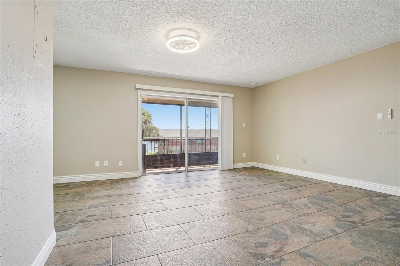 LAKE HOWELL ARMS - Residential