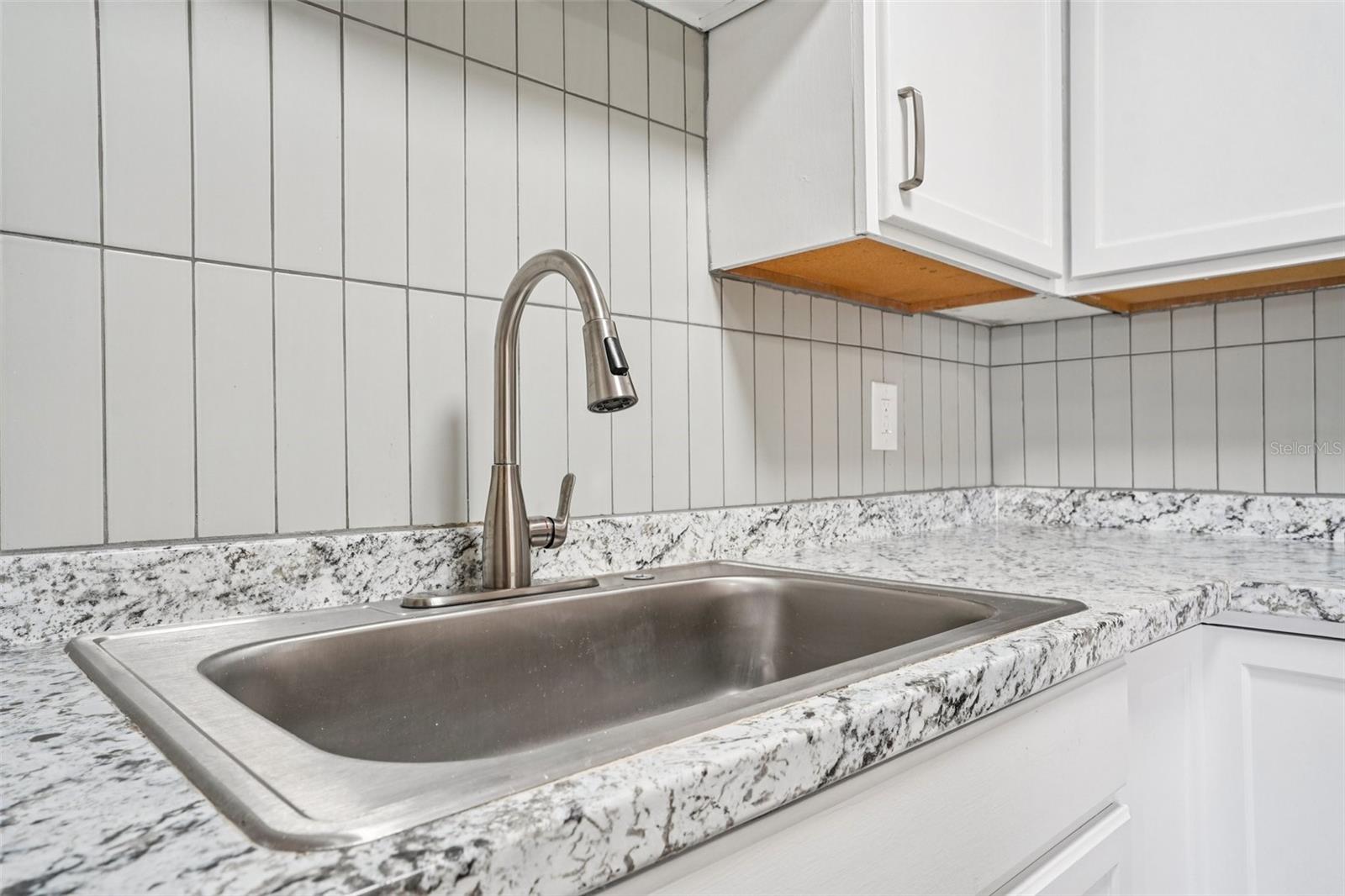 LAKE HOWELL ARMS - Residential