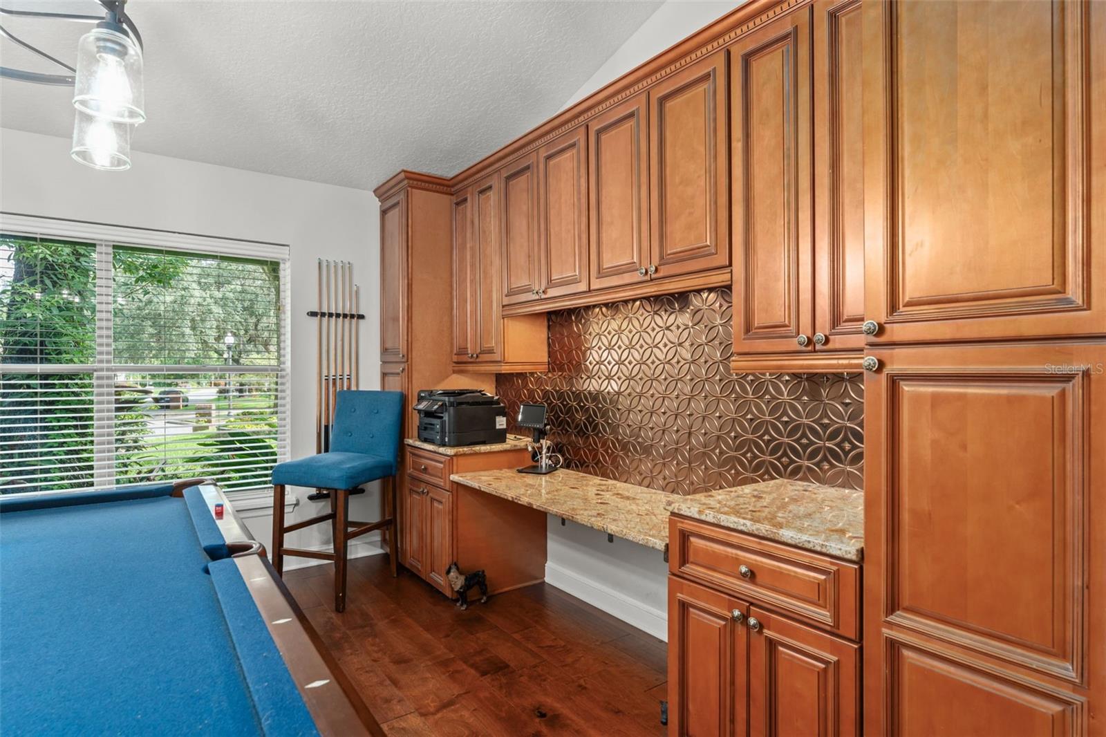 942 DEERWOOD LOOP