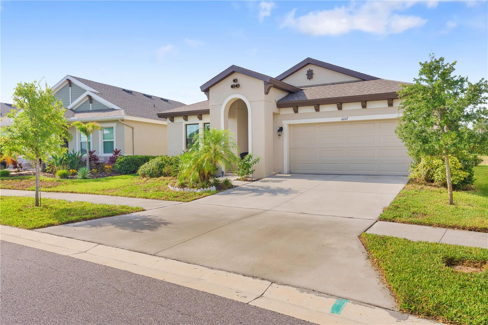 6227 GOLDEN NETTLE DRIVE