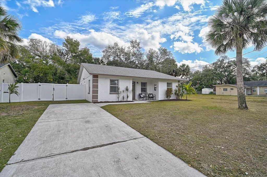 Photo of 2832 N Osprey Avenue, Sarasota, FL 34234 (MLS # N6142515)