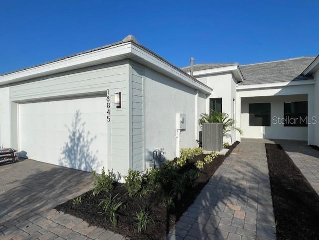 Move into Lakewood Ranch's newest resort style community, Del Webb Catalina! 12 pickleball courts including 8 that are covered, bar restaurant, over 3,100 sq ft fitness, saunas, resistance pool and more!!