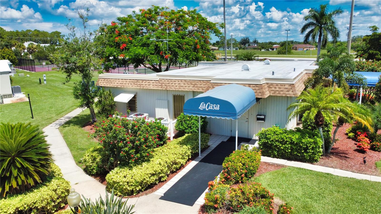 LA CASA MHP CO-OP - Residential