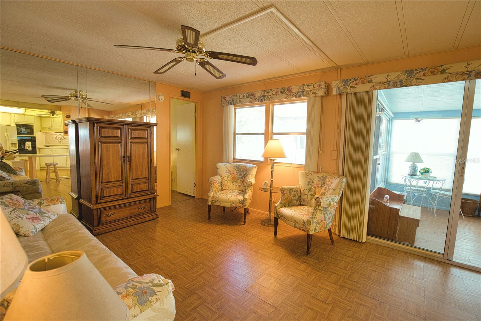 LA CASA MHP CO-OP - Residential