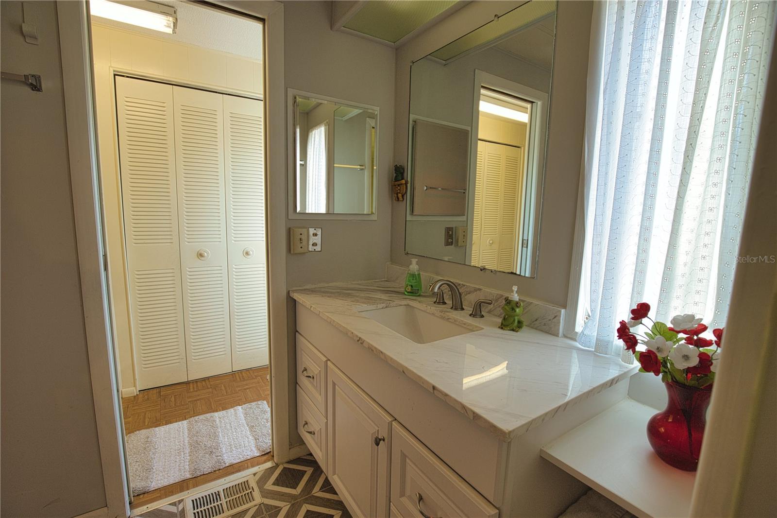 LA CASA MHP CO-OP - Residential